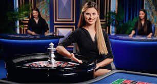 New slot game titles displayed in the spinph8 New Games feed